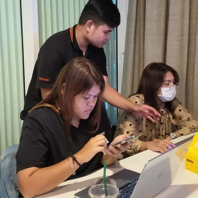 ผู้เรียนลองงานบนมือถือ มีผู้ช่วยอาจารย์ช่วยดู